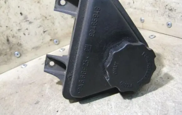 Opel Vectra B Power steering fluid tank/reservoir GM90495949 20DTI