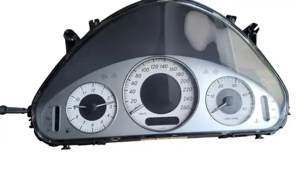 Mercedes-Benz E W211 Speedometer (instrument cluster) A2115402548