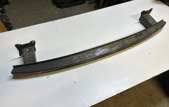 Volkswagen Jetta V Rear bumper cross member 1K5807586