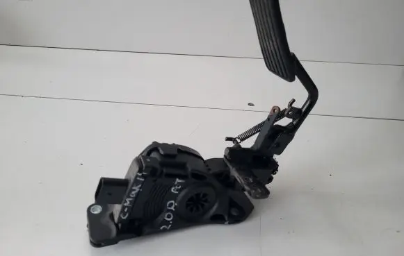 Ford C-MAX II Accelerator throttle pedal AV619F836BB