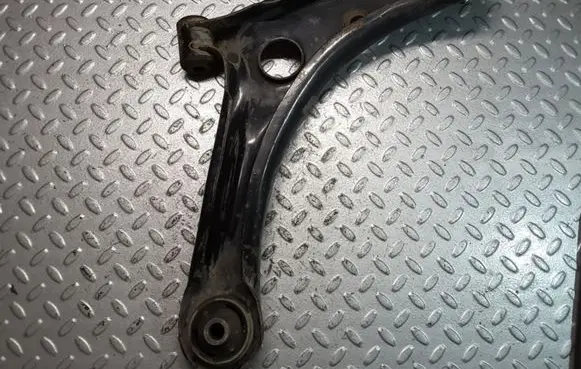 Mitsubishi Colt Front lower control arm/wishbone 098081WS0065