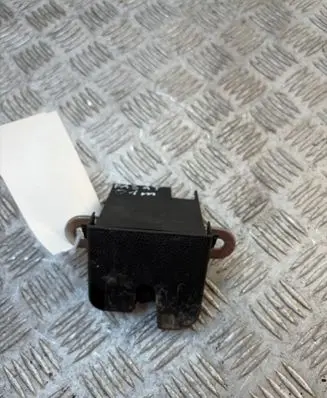 Volkswagen PASSAT B6 Tailgate lock latch 1K6827505E