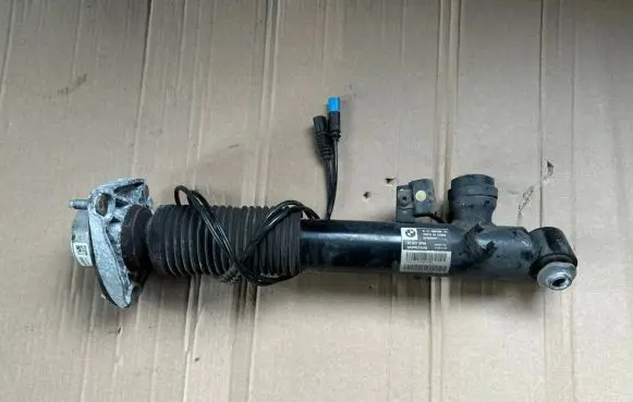 BMW X5 F15 Rear shock absorber/damper 6867868 250714 10541310