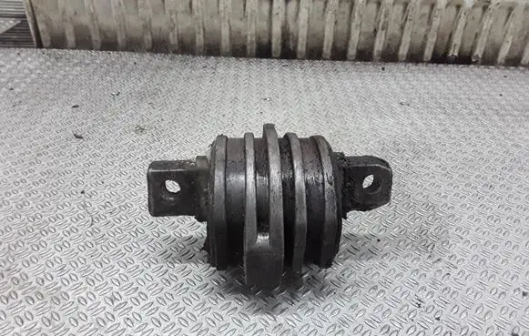 Mercedes-Benz C W202 Engine mount bracket