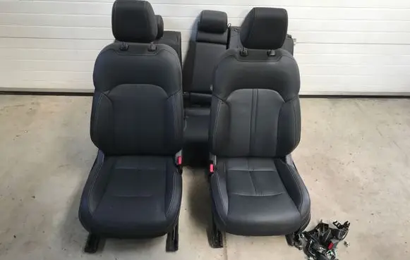 Seat set