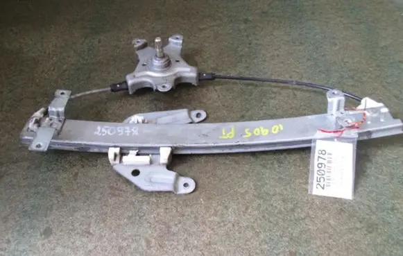 Nissan Almera Rear door window regulator with motor
