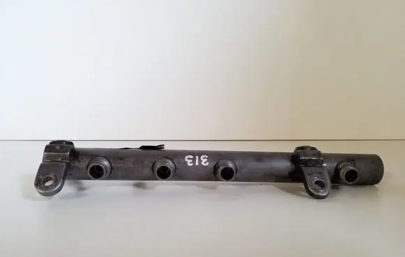 Mercedes-Benz E W211 Fuel main line pipe A6420700495