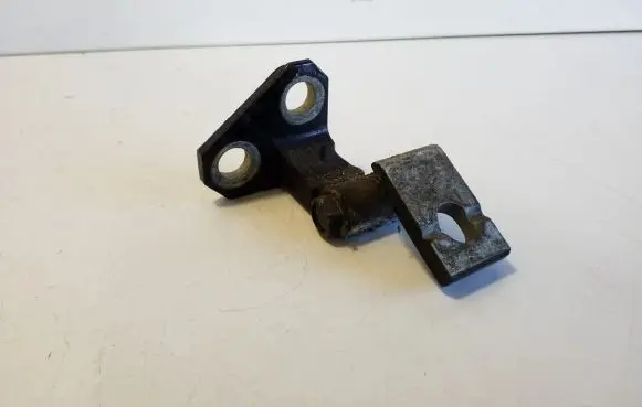 Volkswagen PASSAT B6 Front door upper hinge