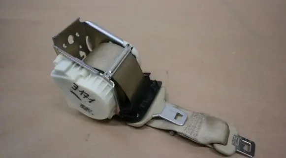 Jaguar XF X250 Middle seatbelt (rear) 34017852B