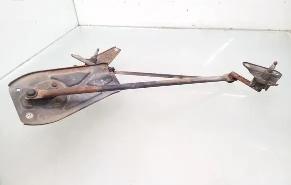 Citroen Berlingo Front wiper linkage and motor 962101448A
