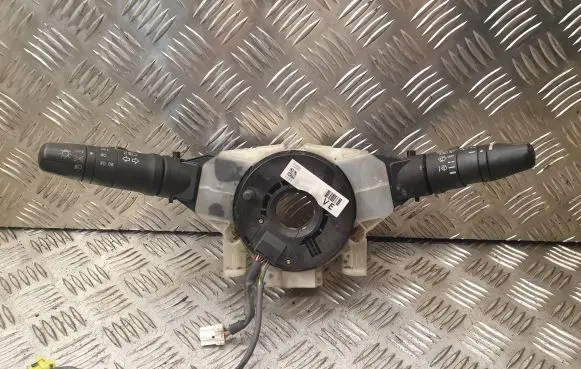 Wiper turn signal indicator stalk/switch