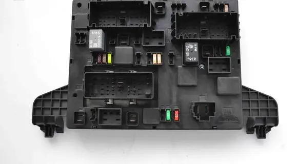 Opel Astra J Central body control module 133302300365927271