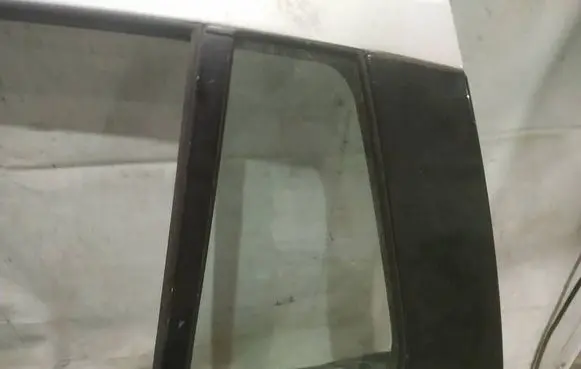 Renault Laguna II Rear vent window glass AS2