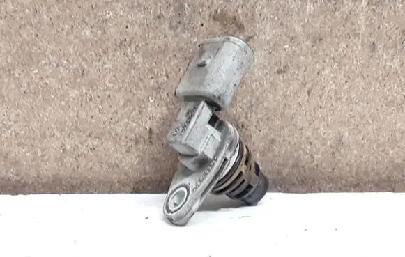 Volkswagen Golf V Camshaft position sensor 030907601E
