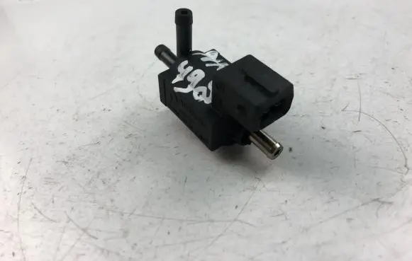 Mercedes-Benz E W212 Engine mount vacuum valve A2661530059