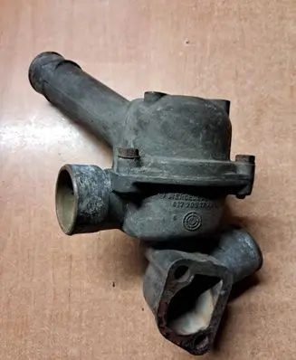 Mercedes-Benz W123 Thermostat housing 6172031773