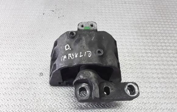 Skoda Octavia Mk1 (1U) Engine mount bracket 1J0199262BF