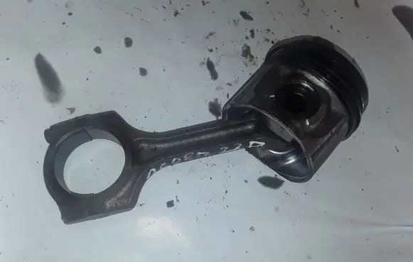 Honda Accord Piston with connecting rod NOCODE