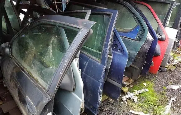 Ford Scorpio Front door violetines