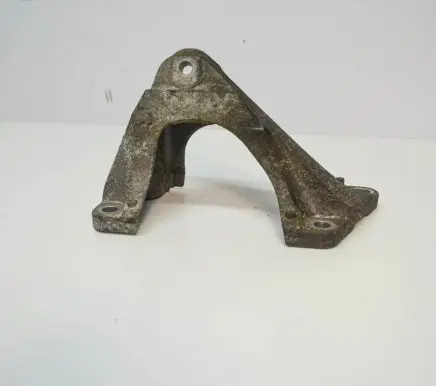 BMW 1 F20 F21 Engine mounting bracket 6788606