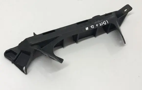 Front bumper mounting bracket