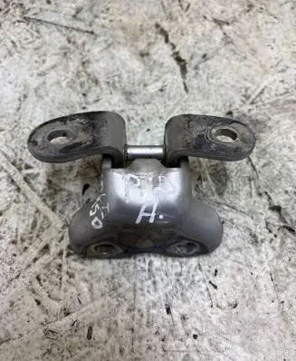 Toyota Corolla Verso AR10 Front door lower hinge 