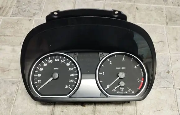BMW 1 E81 E87 Speedometer (instrument cluster) 102495298 922094901