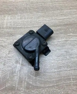 BMW 5 E60 E61 Exhaust gas pressure sensor 7789219