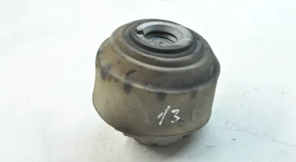 Mercedes-Benz SLK R172 Engine mount bracket