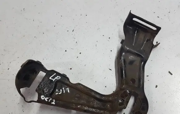 Skoda Octavia Mk2 (1Z) Headlight/headlamp mounting bracket 