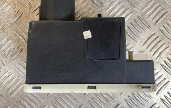 Audi A6 S6 C4 4A Central locking vacuum pump 4A0862257G