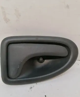 Opel Vivaro Front door interior handle 8200028995