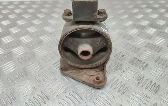 Hyundai Santa Fe Engine mount bracket 219122B100