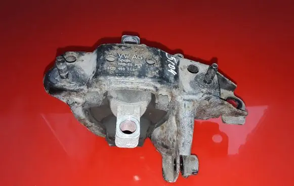 Volkswagen Polo Engine mount bracket 6Q0199555