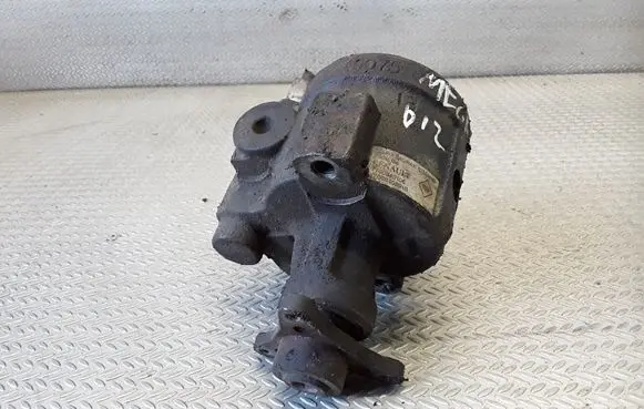 Renault Megane I Power steering pump 7700840801B