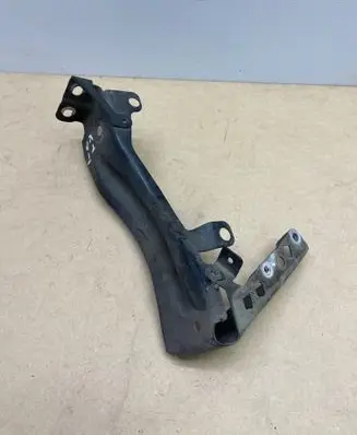 Audi TT TTS Mk2 Fender mounting bracket 8J0821135F