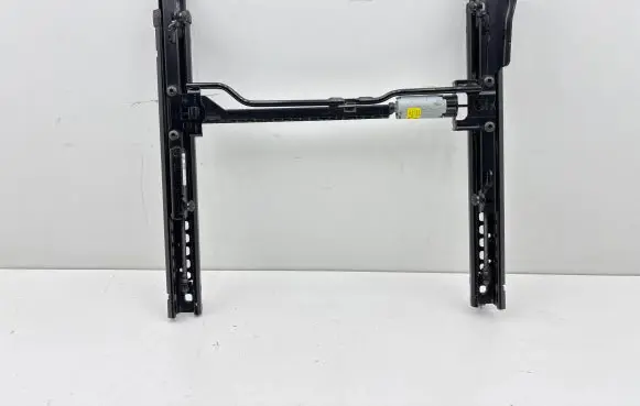 Audi A5 Front driver seat rail 3Q0881184F 0390204165 3Q0881184B