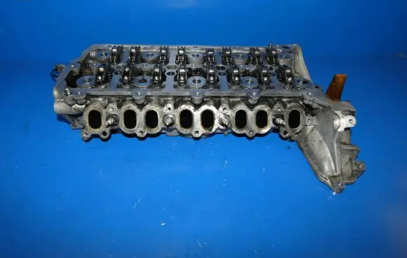 Jaguar XE Engine head G4D3-6090-AC