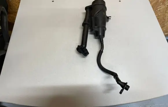 Opel Insignia A Oil breather separator 55575980