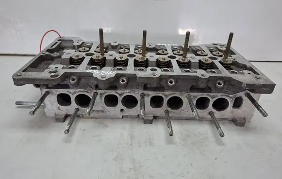 Opel Insignia A Engine head S27635804 55576915