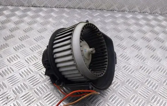 Opel Astra G Front door blower motor 52485309