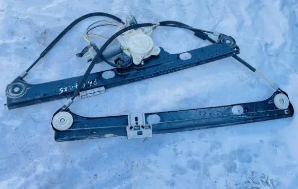 Mercedes-Benz Vaneo W414 Sliding door window regulator with motor a4147200546