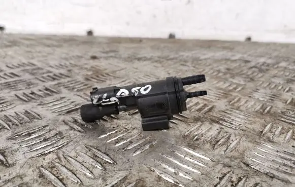 Infiniti Q50 Vacuum valve 0025407097