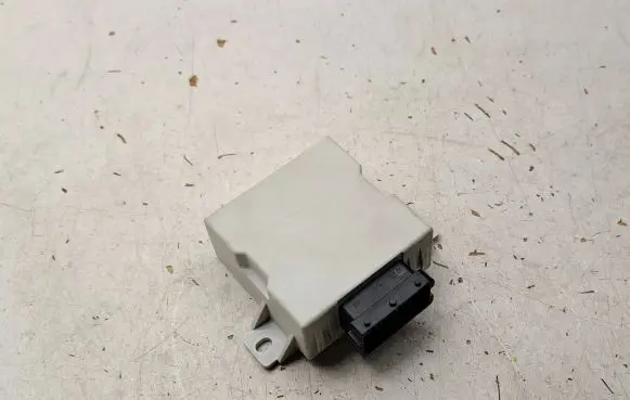 Toyota Corolla Verso AR10 Window wiper relay 859400F010