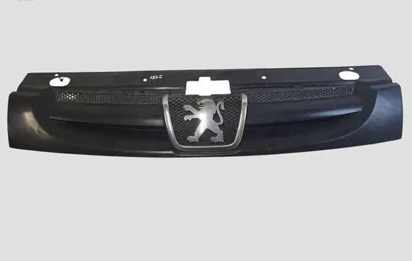 Peugeot Partner Front bumper upper radiator grill