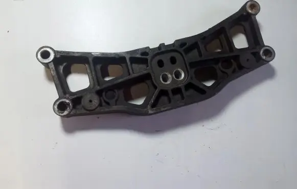 Dodge Durango Gearbox mounting bracket