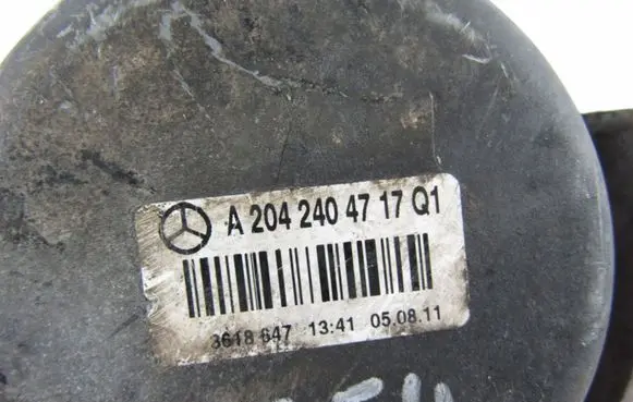 Mercedes-Benz C W204 Engine mount bracket A2042404717