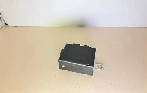 Mercedes-Benz ML W163 Aerial antenna amplifier 1638200289 17551