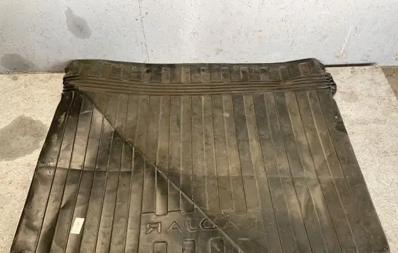 Renault Kadjar Trunk/boot mat liner 8201583479