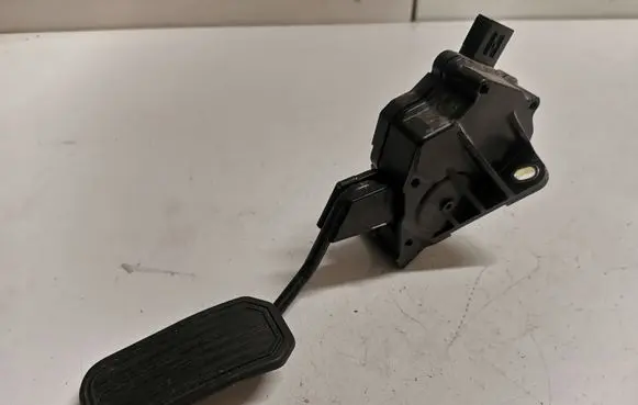 Lexus RX 450H Accelerator throttle pedal 7811048050